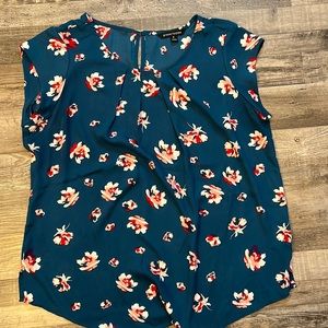 XL beautiful blue floral blouse